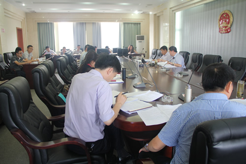 政府領(lǐng)導、企業(yè)代表參加了崇禮新城投資合作協(xié)議討論會(huì )(圖2)
